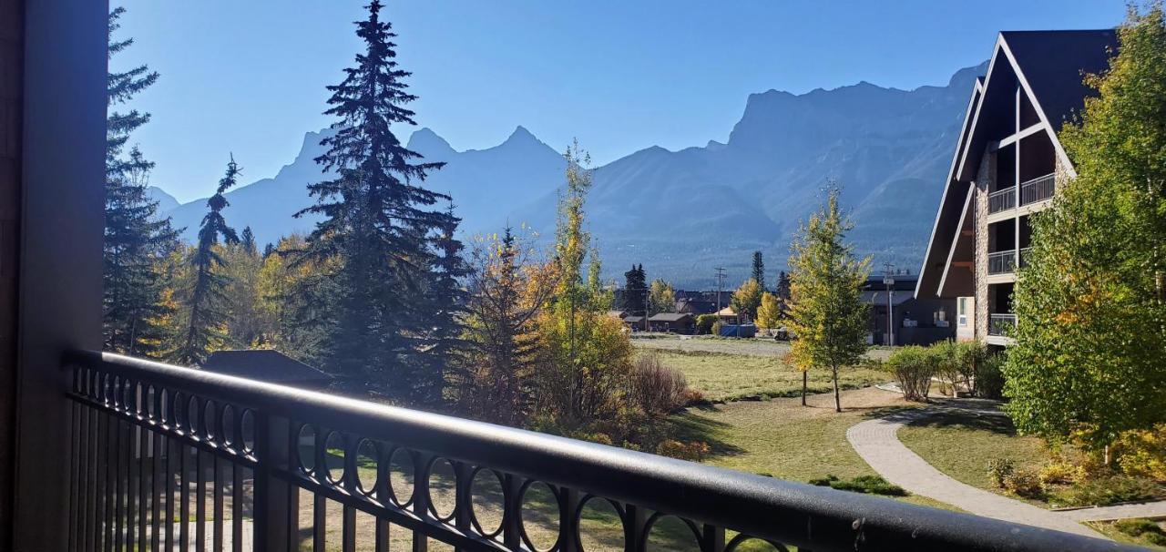 Paradise Resort Club And Spa Canmore Exterior foto